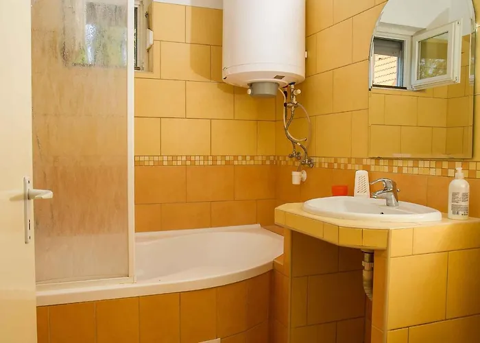 In 40863 * Balatonmariafurdo